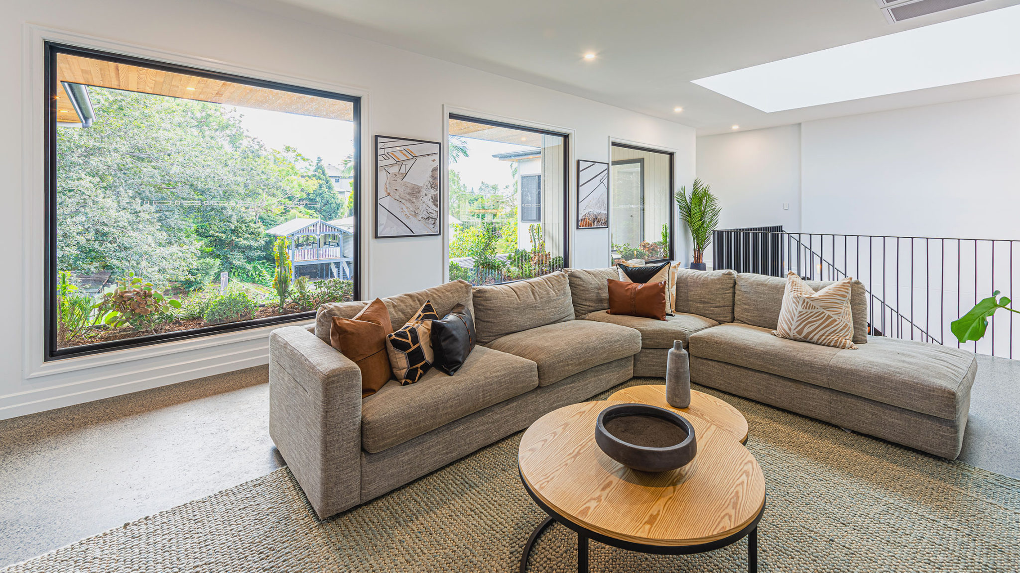 Aluminium Fixed Windows | Bradnam's Windows & Doors