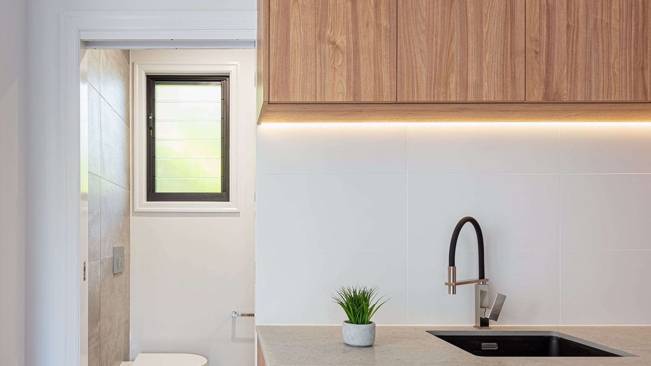 Small Louvre Window in bathroom