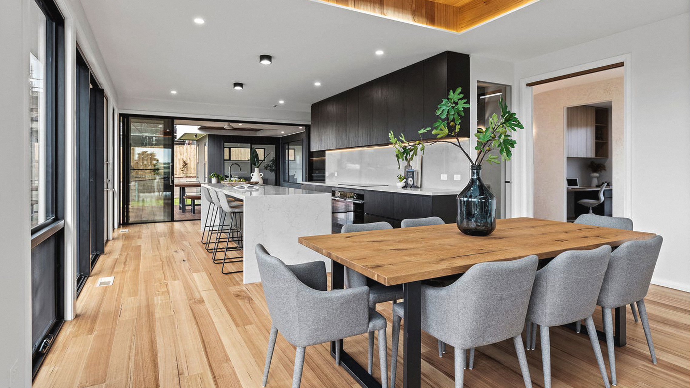 Modern Kitchen and Dining